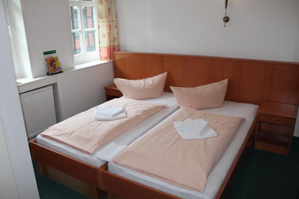 La Rustica Altstadthotel Wernigerode Bagian luar foto